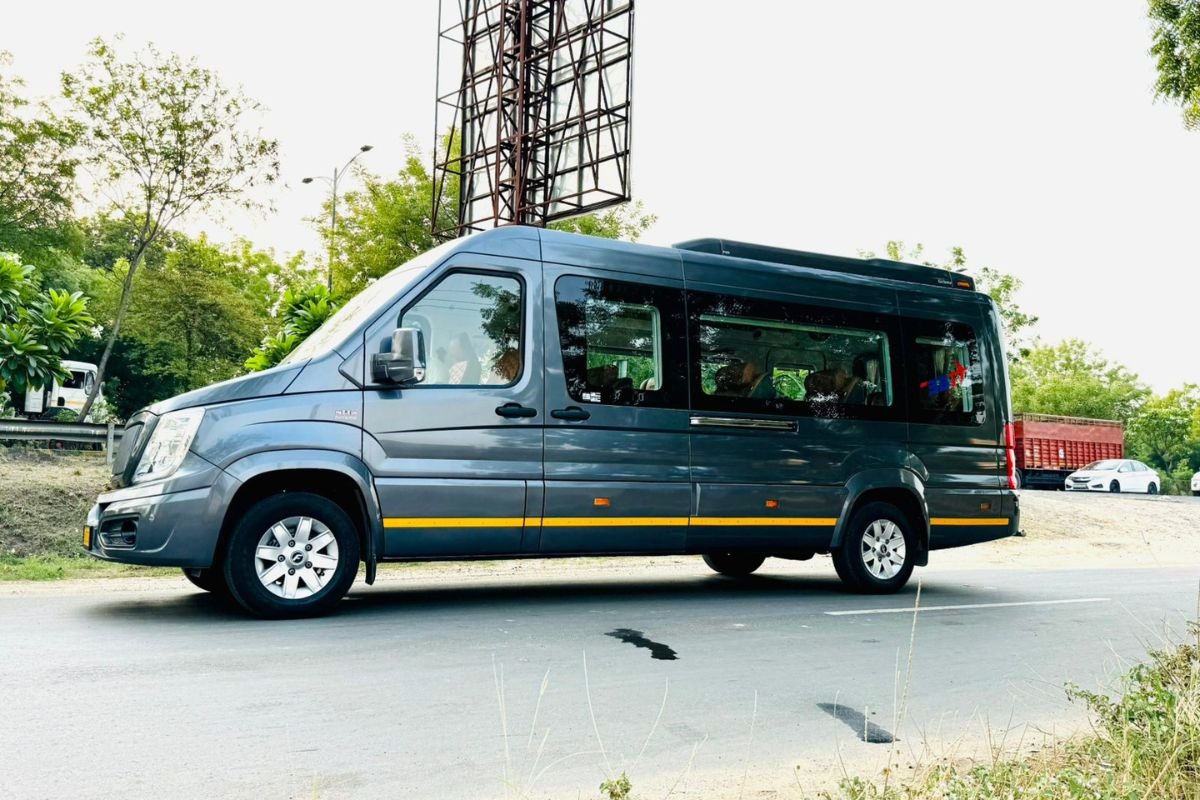 Gujarat's Premier Commercial Fleet Specialist